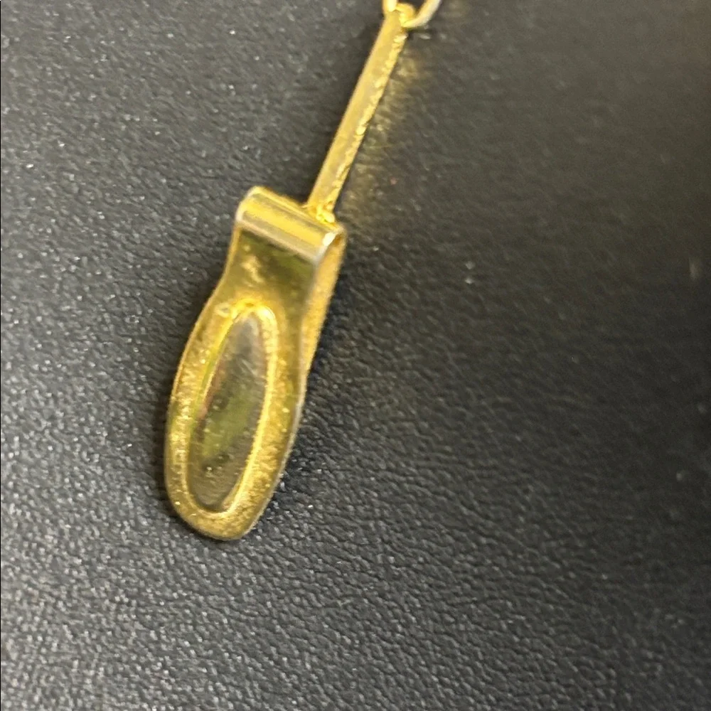 Prayer Hands Vest Clip Mother Of Pearl